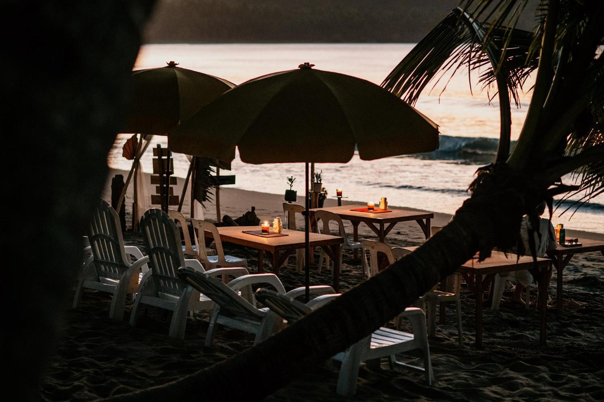 Appartamento Amwani Breeze El Nido Esterno foto
