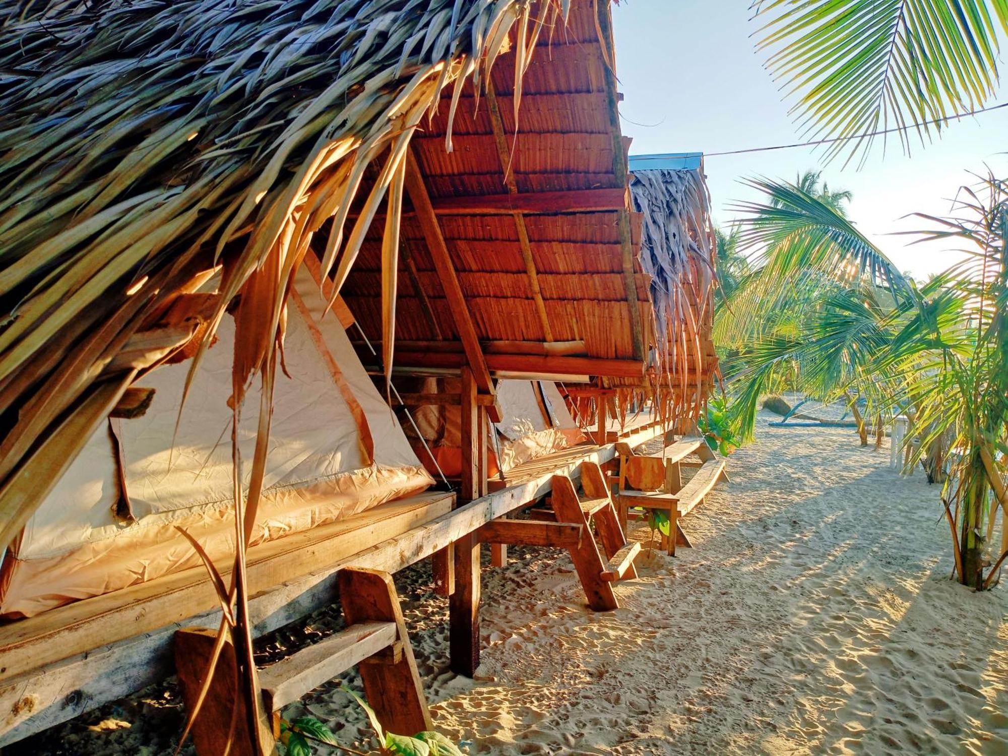 Appartamento Amwani Breeze El Nido Esterno foto
